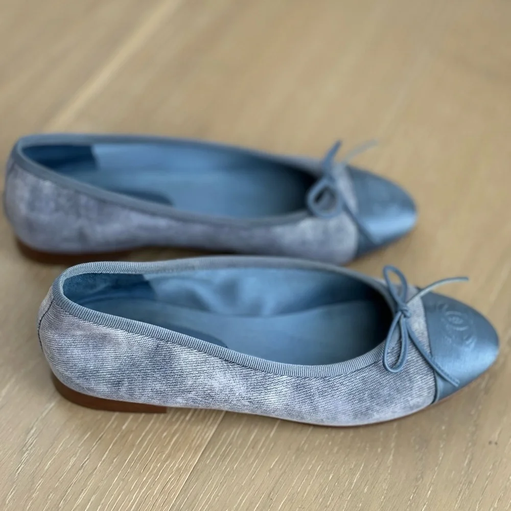 CHANEL Blue and Gray Flats - Picture 2 of 8